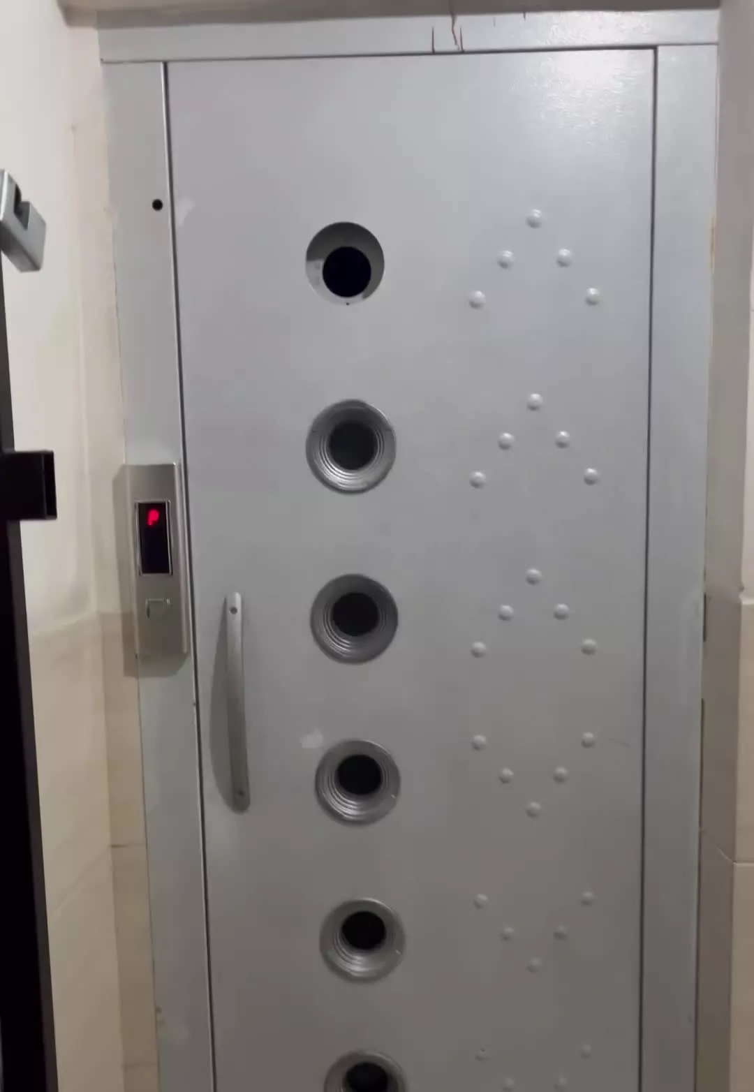 آپارتمان حصارک بالا