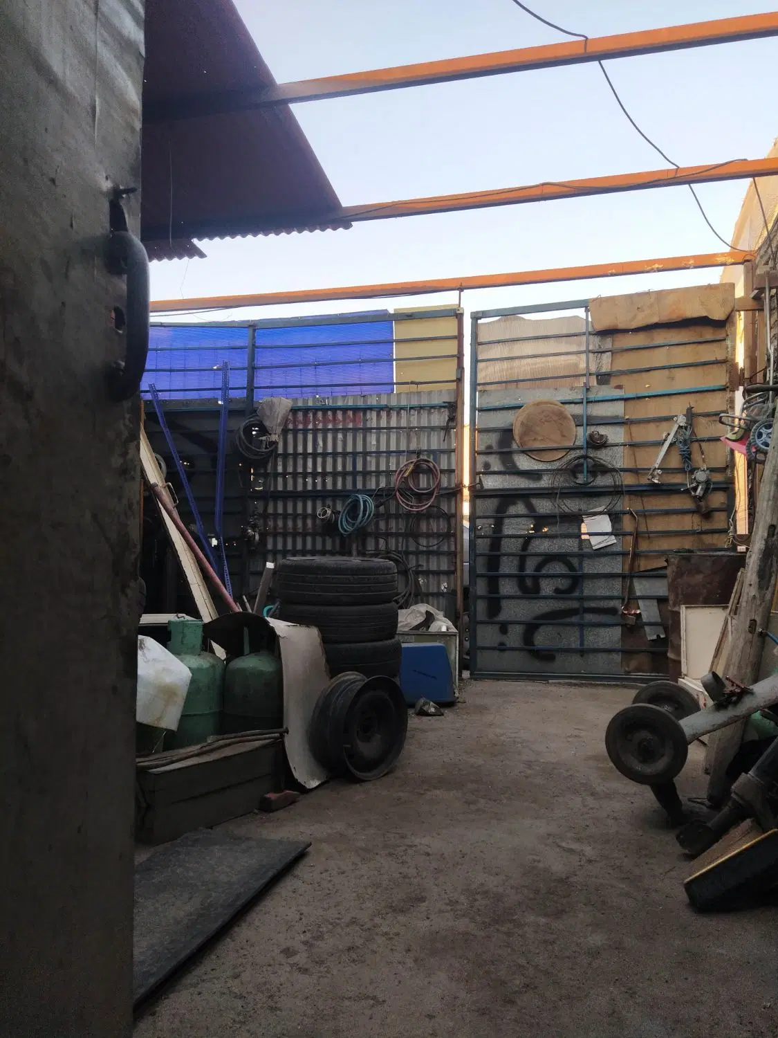 گاراژ 850متر تجاری