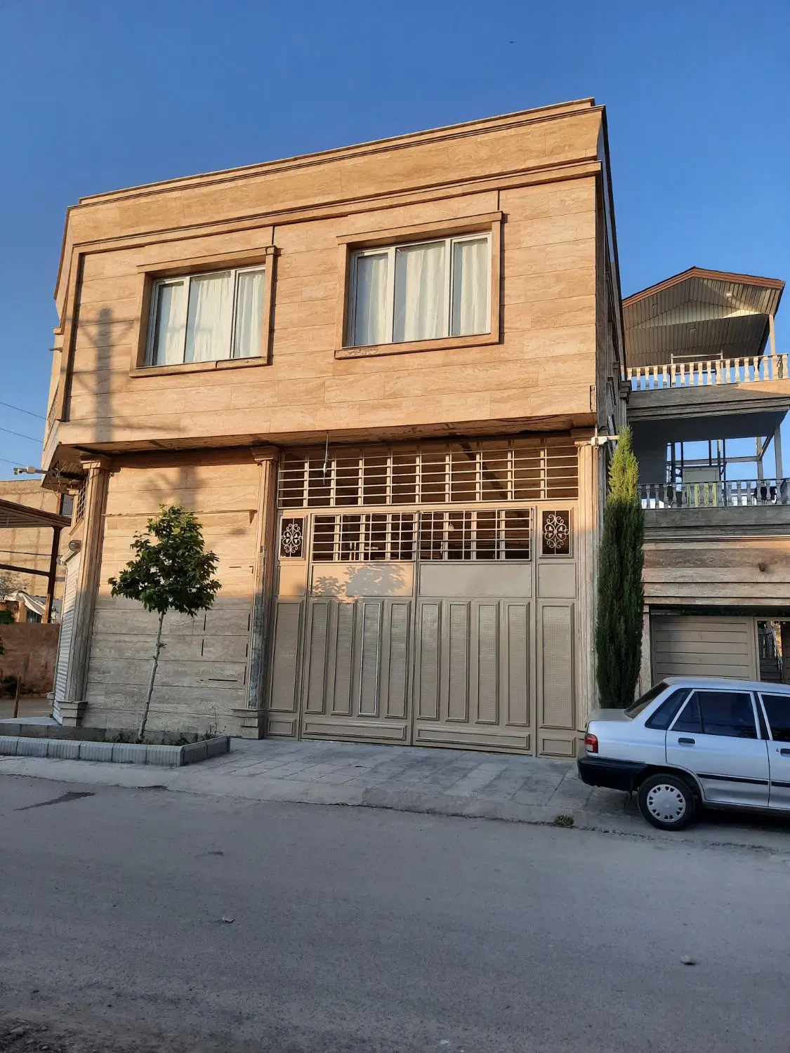 اجاره ۲۰۰ متر مغازه ، انبار در چهارباغ