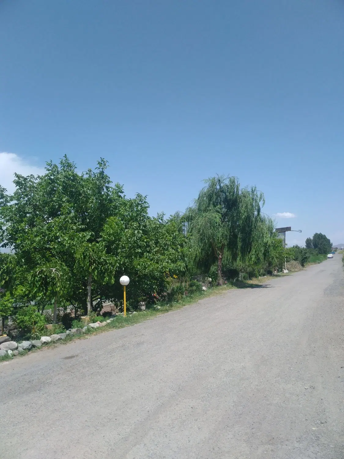 زمین درست بَر اتوبان بیلوردی