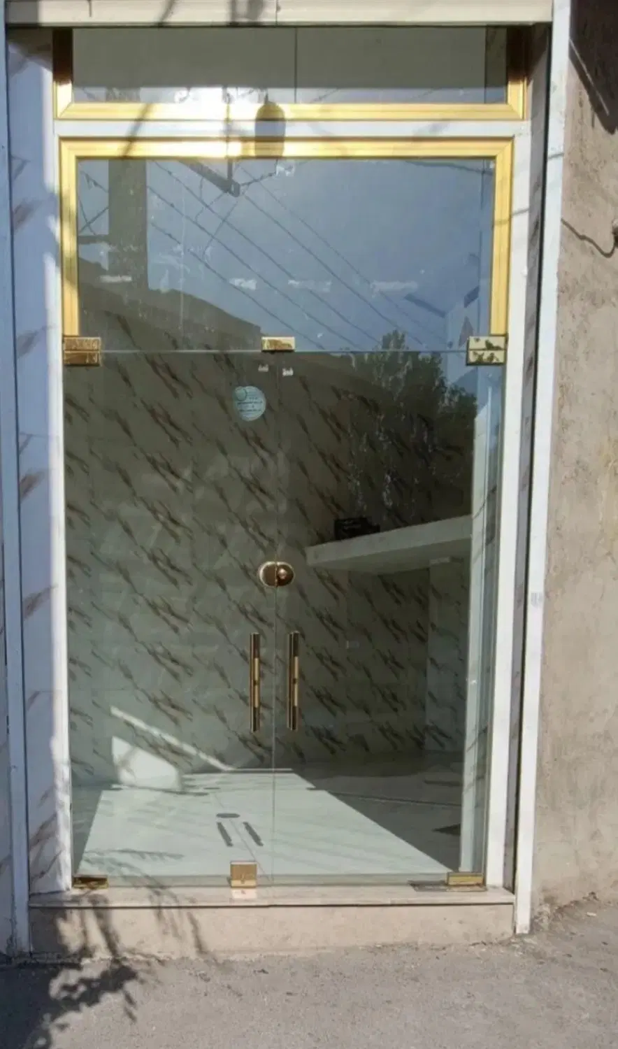 مغازه مناسب سالن ارایشی