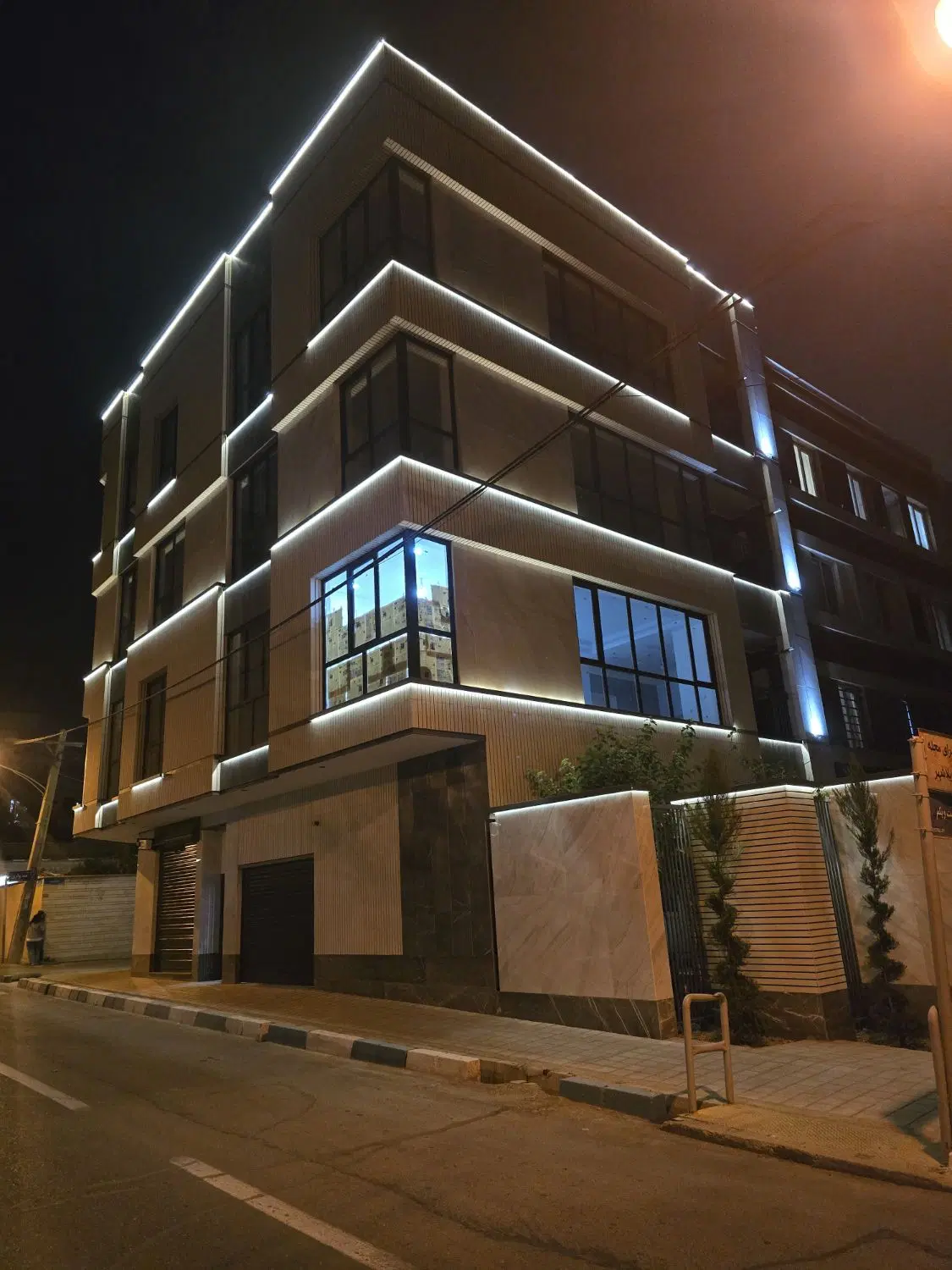نوساز ۸۳ متر فول امکانات بینظیر