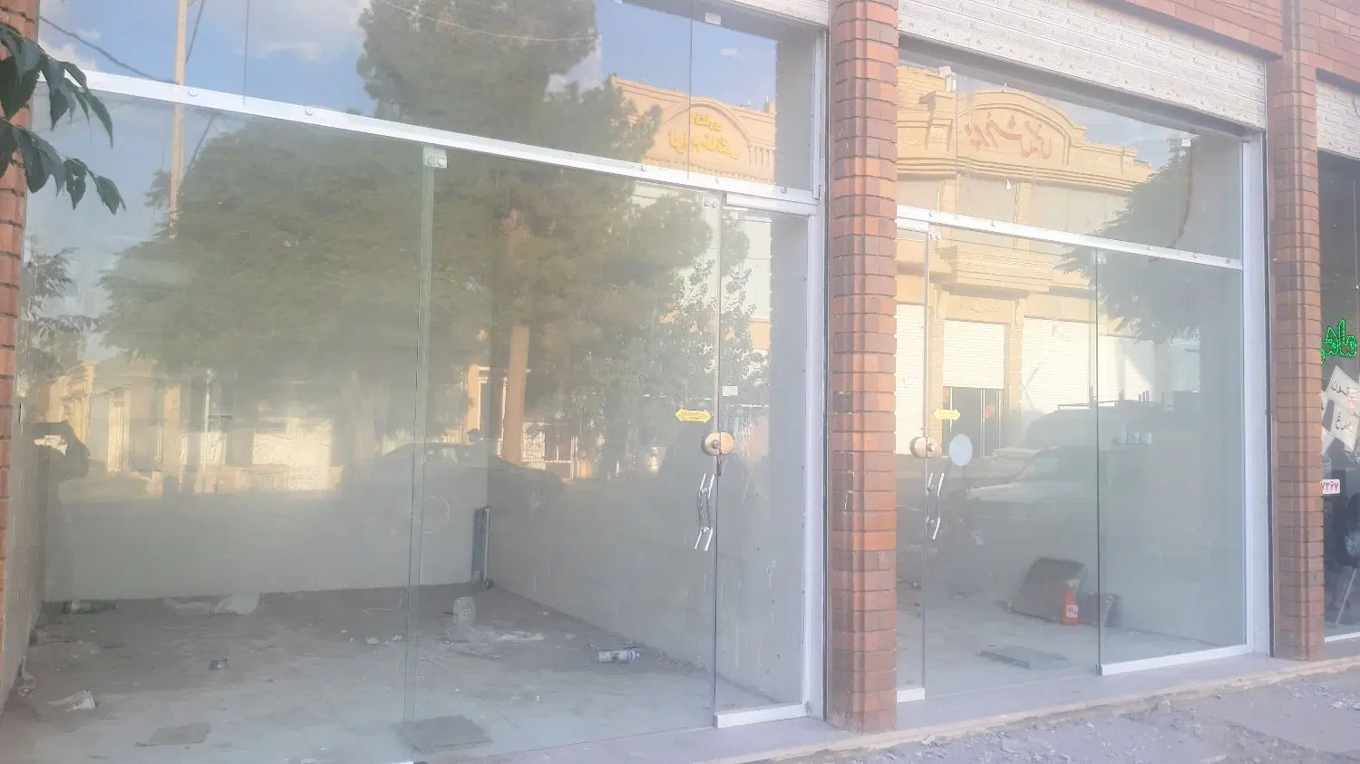مغازه تجاری ۱۴ متری در خیابان سلمان فارسی