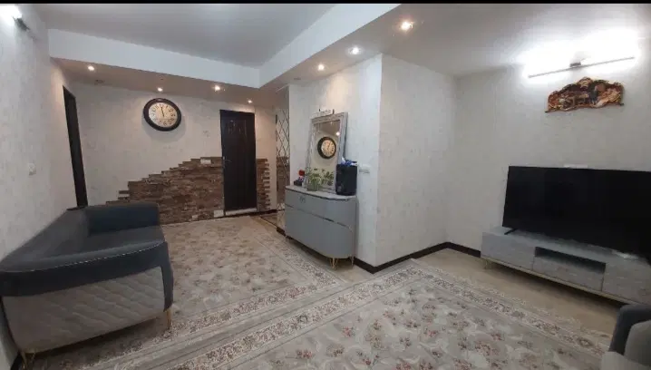 اپارتمان چهاراه غزنوی طبقه پایین اسانسور دار