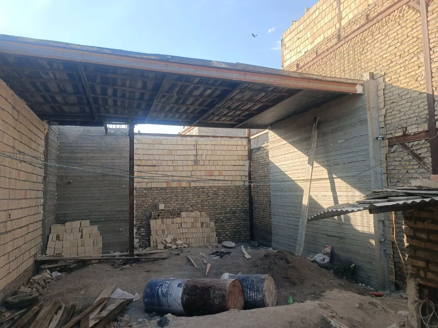 زمین فروشی نوکاریز حکیمی1