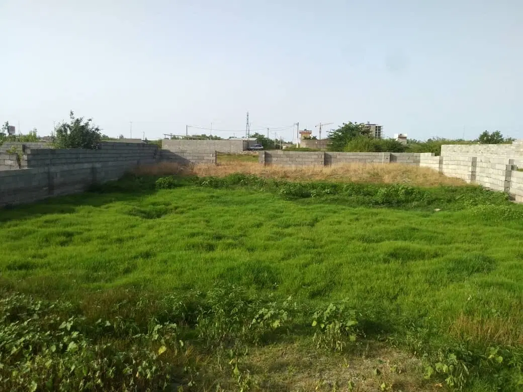 زمین سند دار با کاربری مسکونی