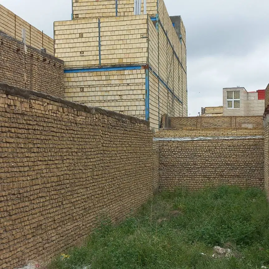 زمین فروشی