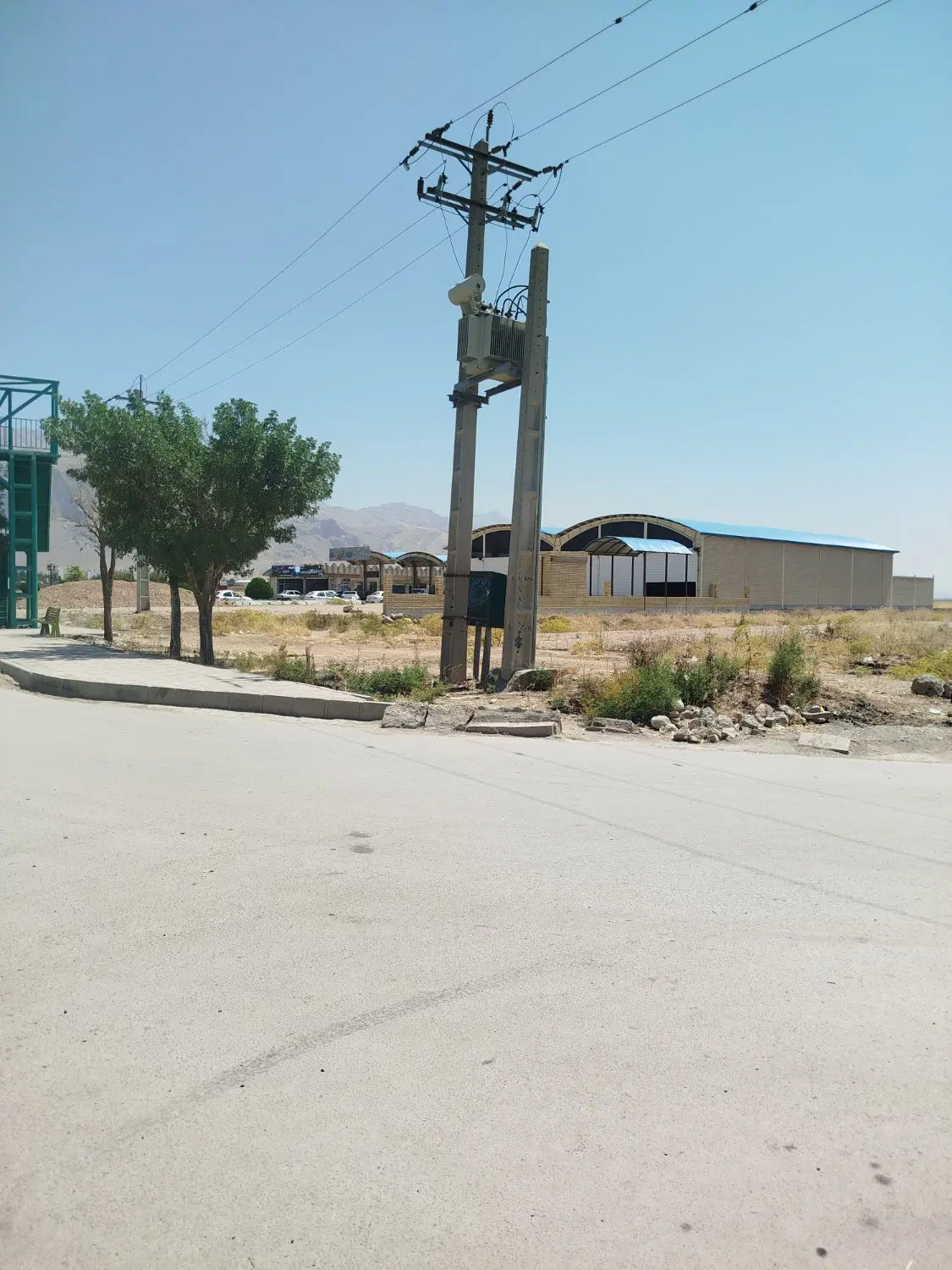 زمین مسکونی و تجاری