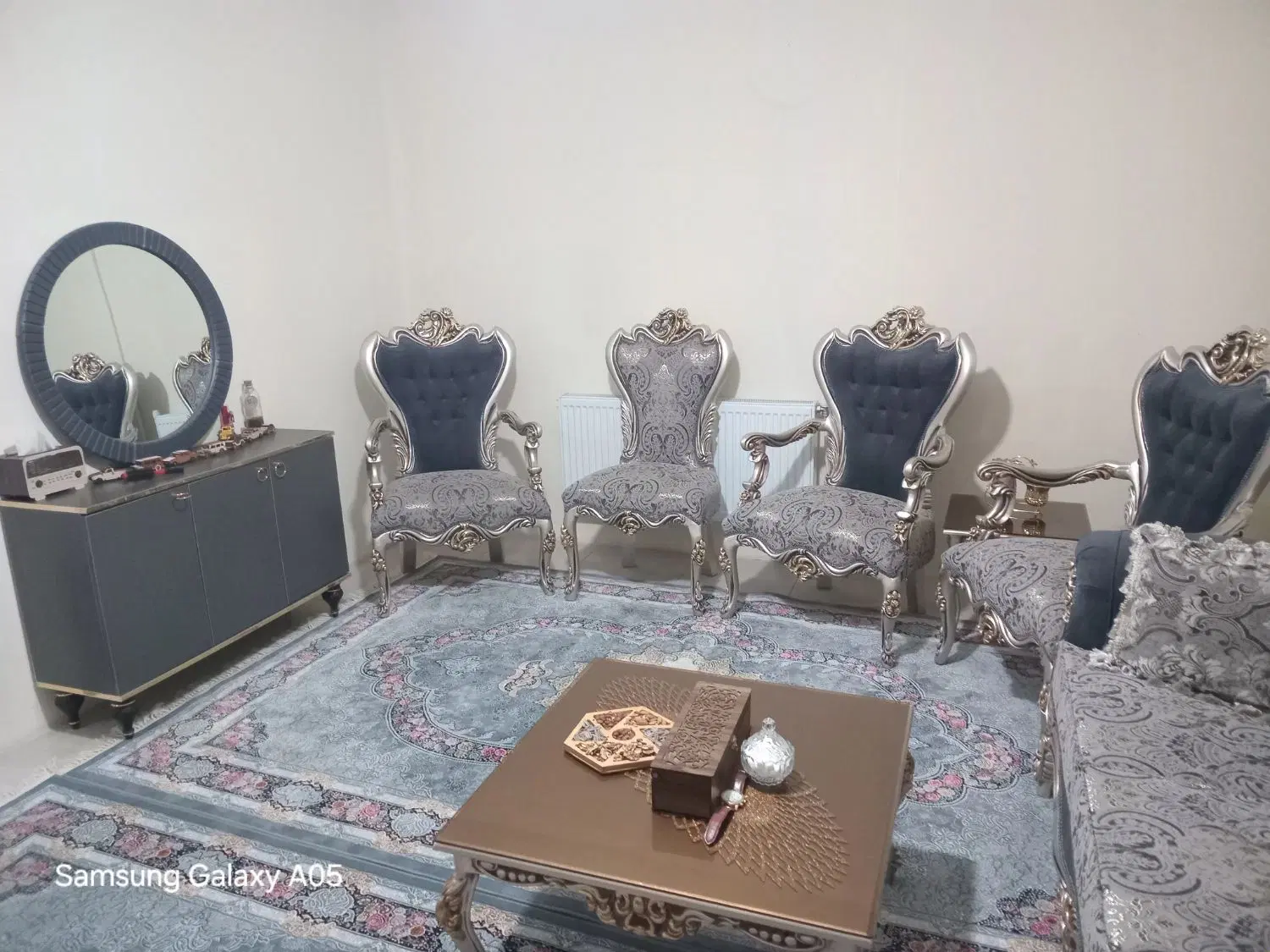 به یک همخونه خانم نیازمندم