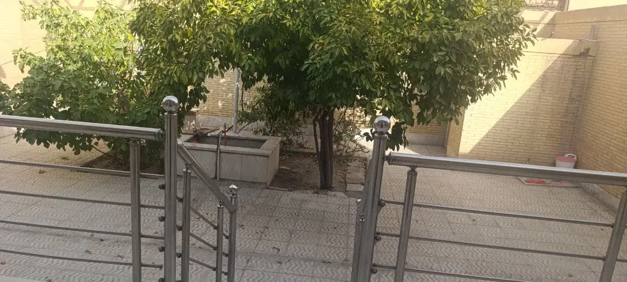 منزل دربست همکف ۲۴۰متری ۲خواب