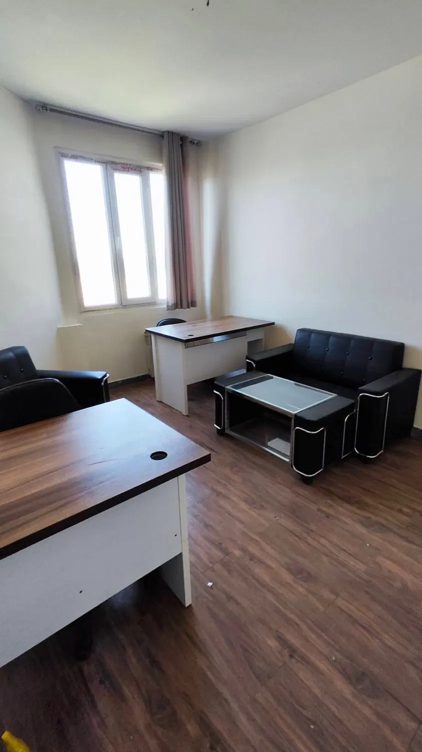 اجاره اتاق اداری ۱۵ متری