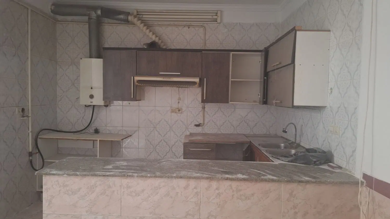 رهن واجاره زیر زمین ۷۰متری
