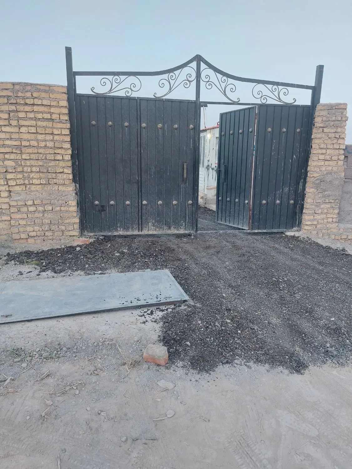 زمین فروشی