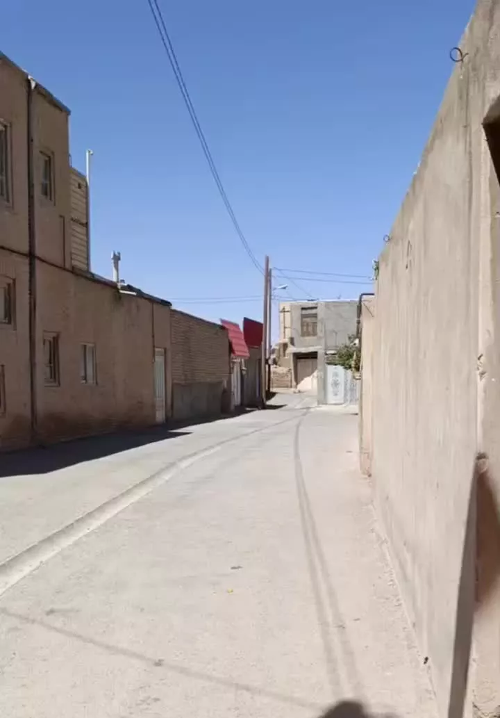زمین کلنگی 240 متری