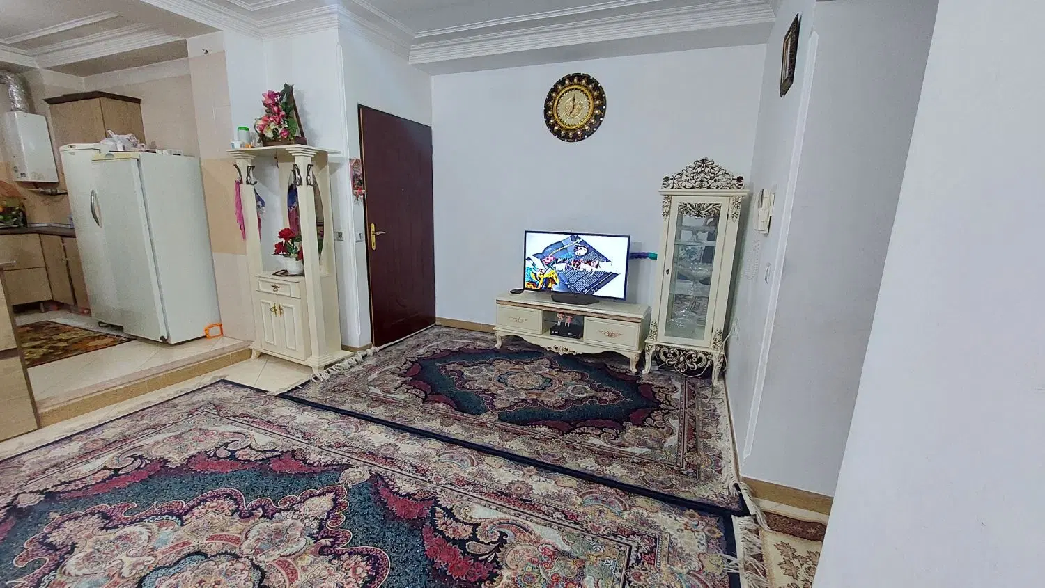 60متری تمیز۱۸متری، فاز یک روبرو پست بانک