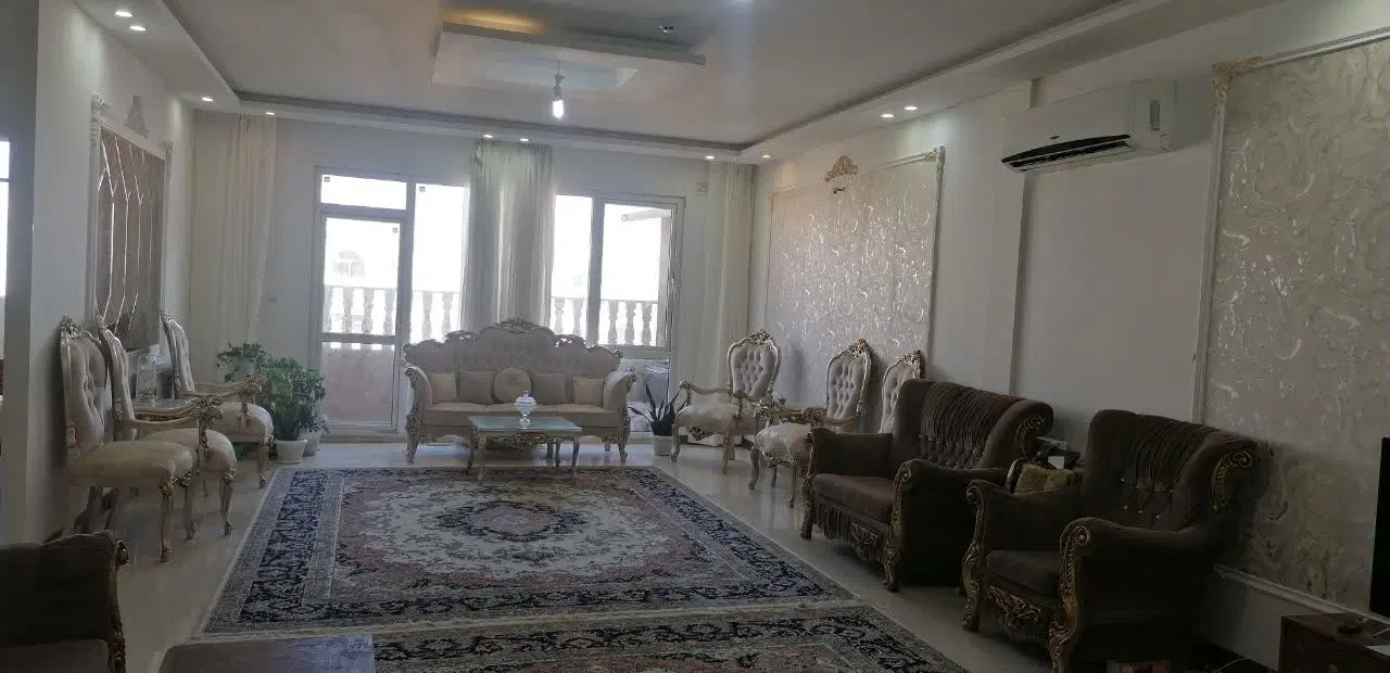 آپارتمان 143 متر فروشنده واقعی. مالک. غرق نور