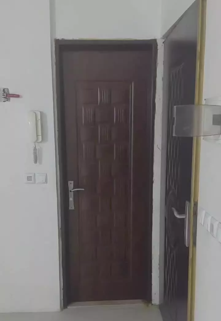 آپارتمان همکف یکخوابه حیاط اختصاصی و پارکینگ دار