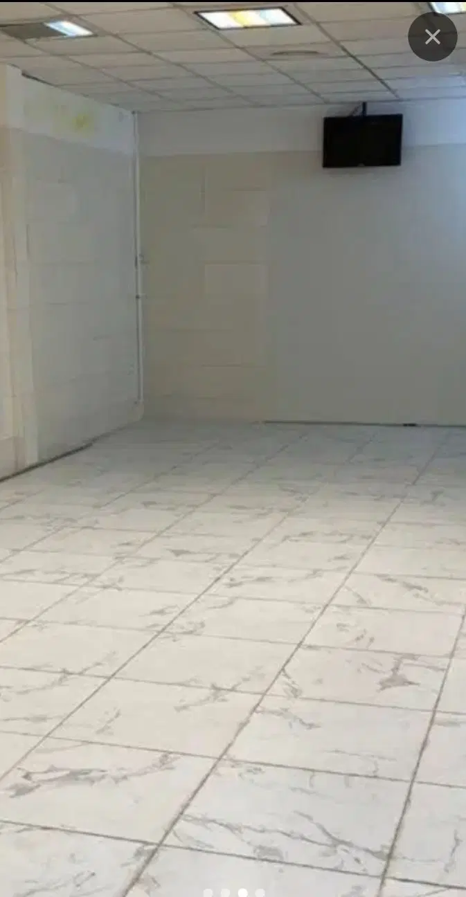 مغازه تجاری سر خیابان اصلی تنگک اول