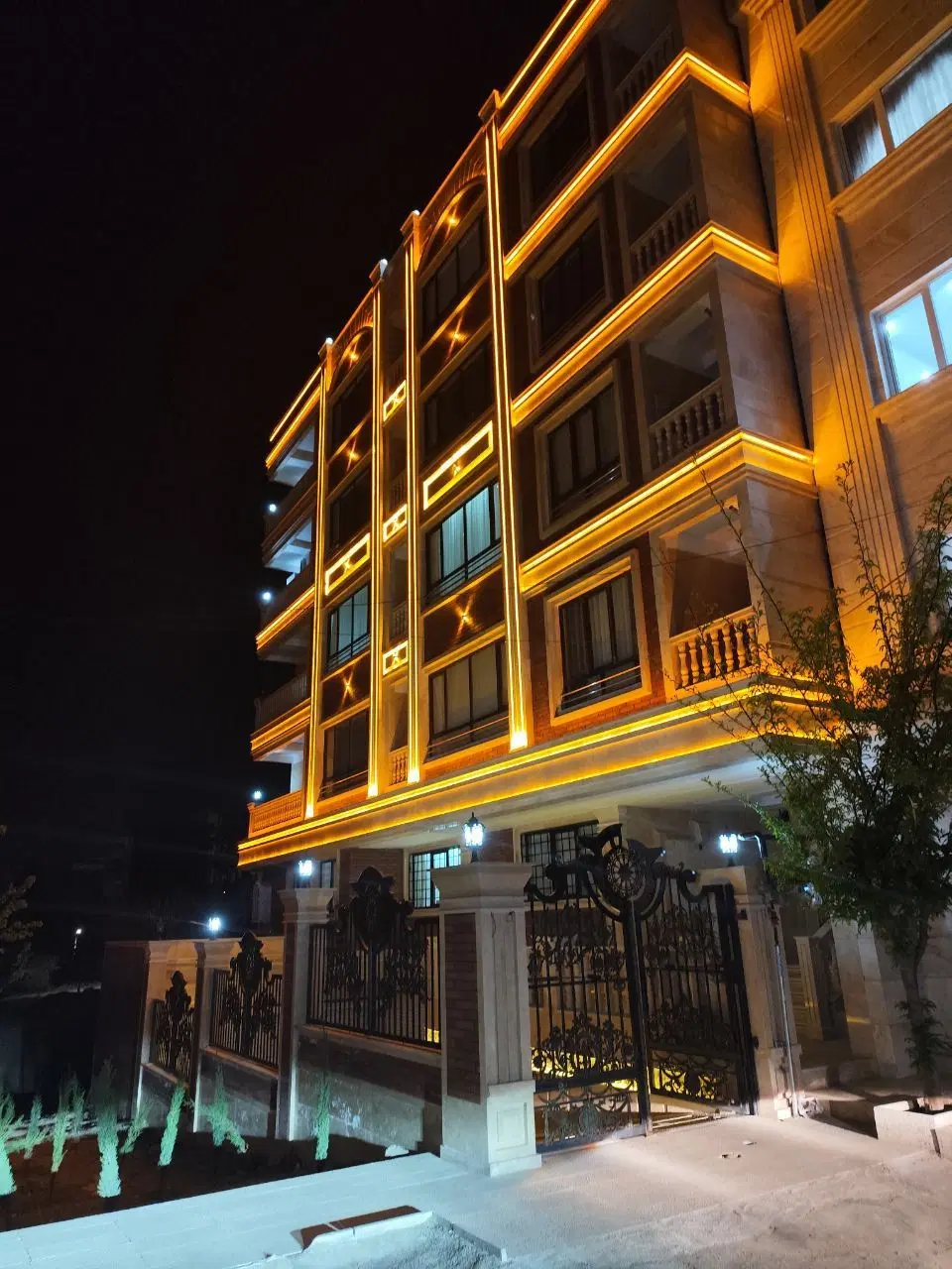 فروش واحد اپارتمانی ۱۲۰ متری