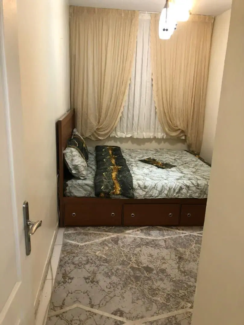 ۸۷ متر پرستار