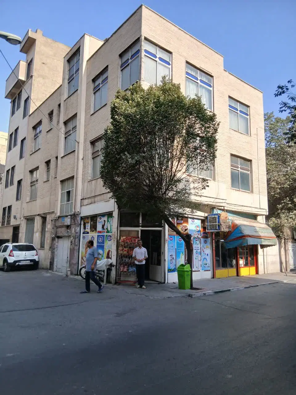 فروش خانه کلنگی ۱۹۷ متر با تجاری(تاب لوکیشن)
