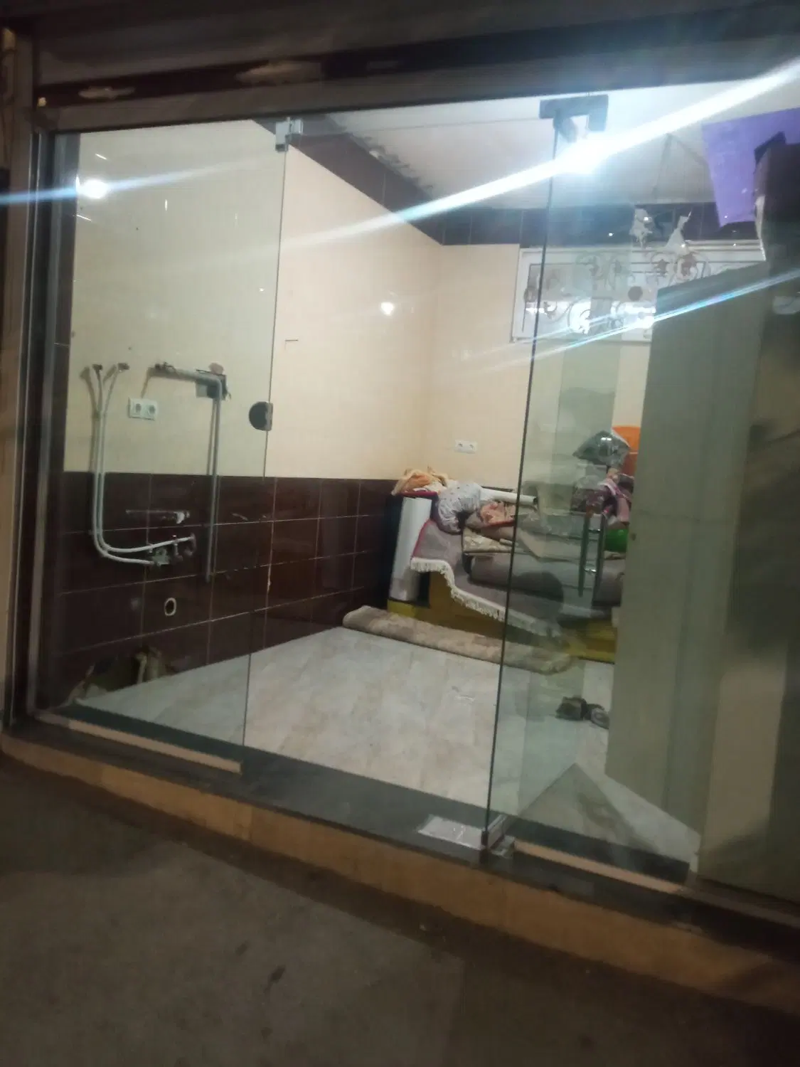 یک باب مغازه ۳۰ متری در عباس اباد پایین
