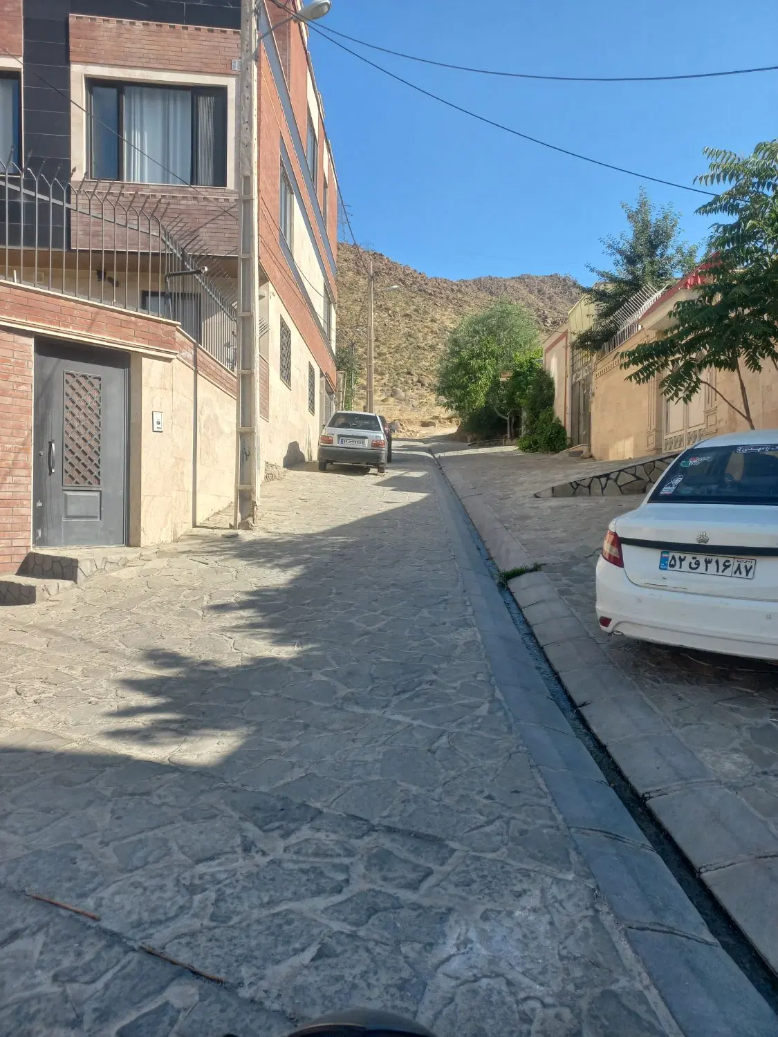 خانه ویلایی پایین کوه دربند زیرقیمت دوواحددرحد خشک