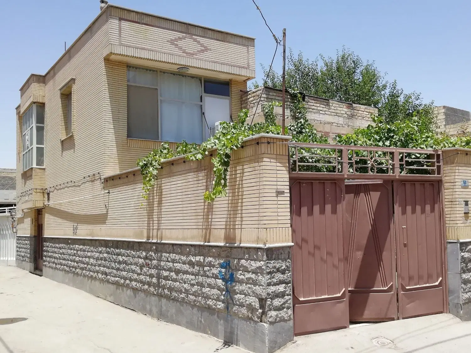 یک منزل ویلایی بصورت رهن واگذار میشود