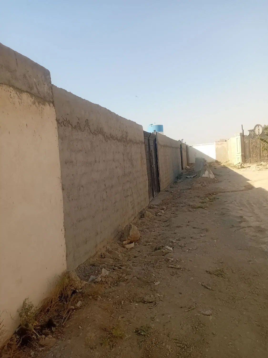 باغ زمین ۱۰۰۰ متری با دیوار رباط کریم