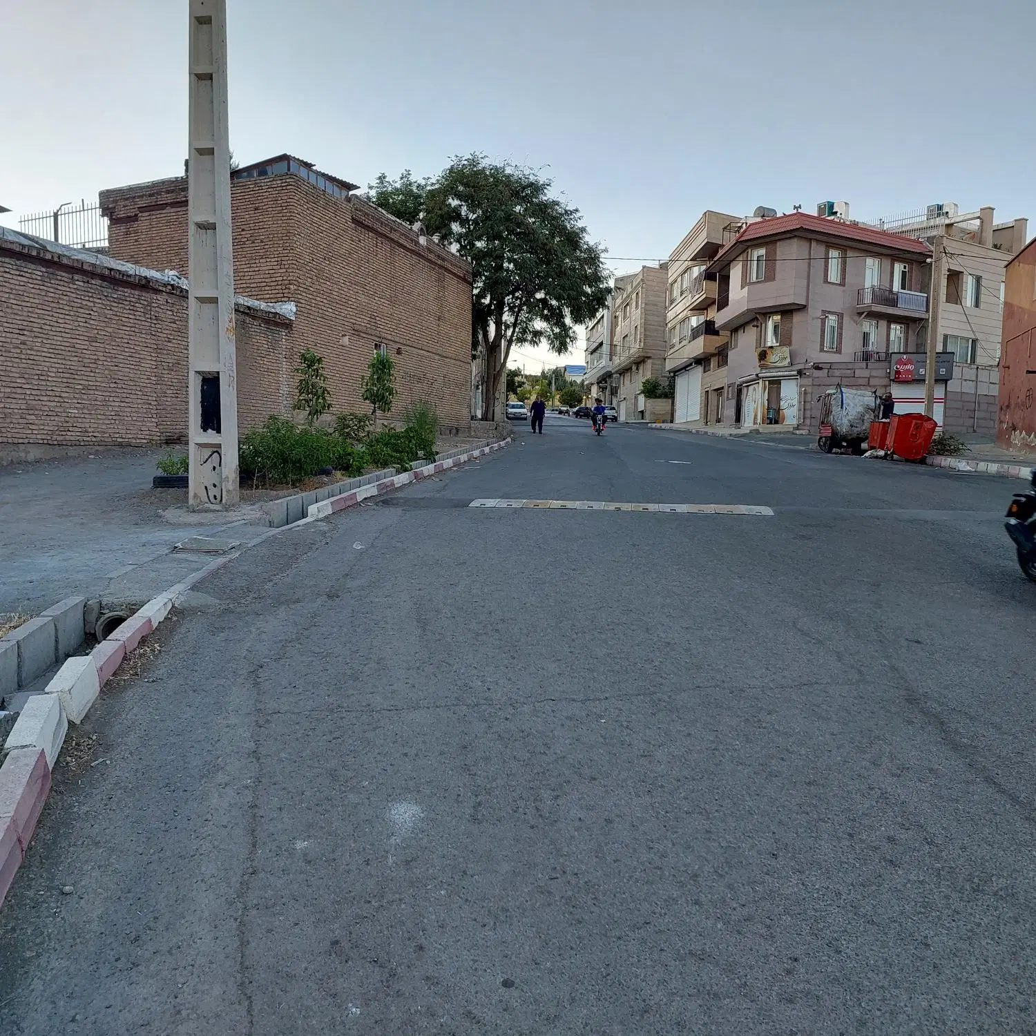 ملک دوکله موقعیت تجاری  قرادیان