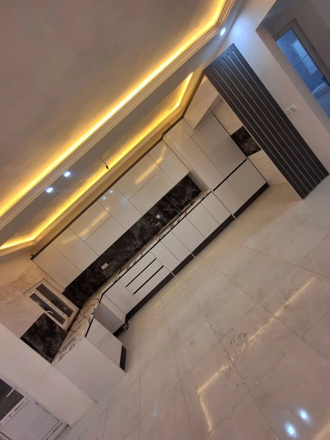 فروش اپارتمان۱۳۰متری باپارکینگ خام(املاک)