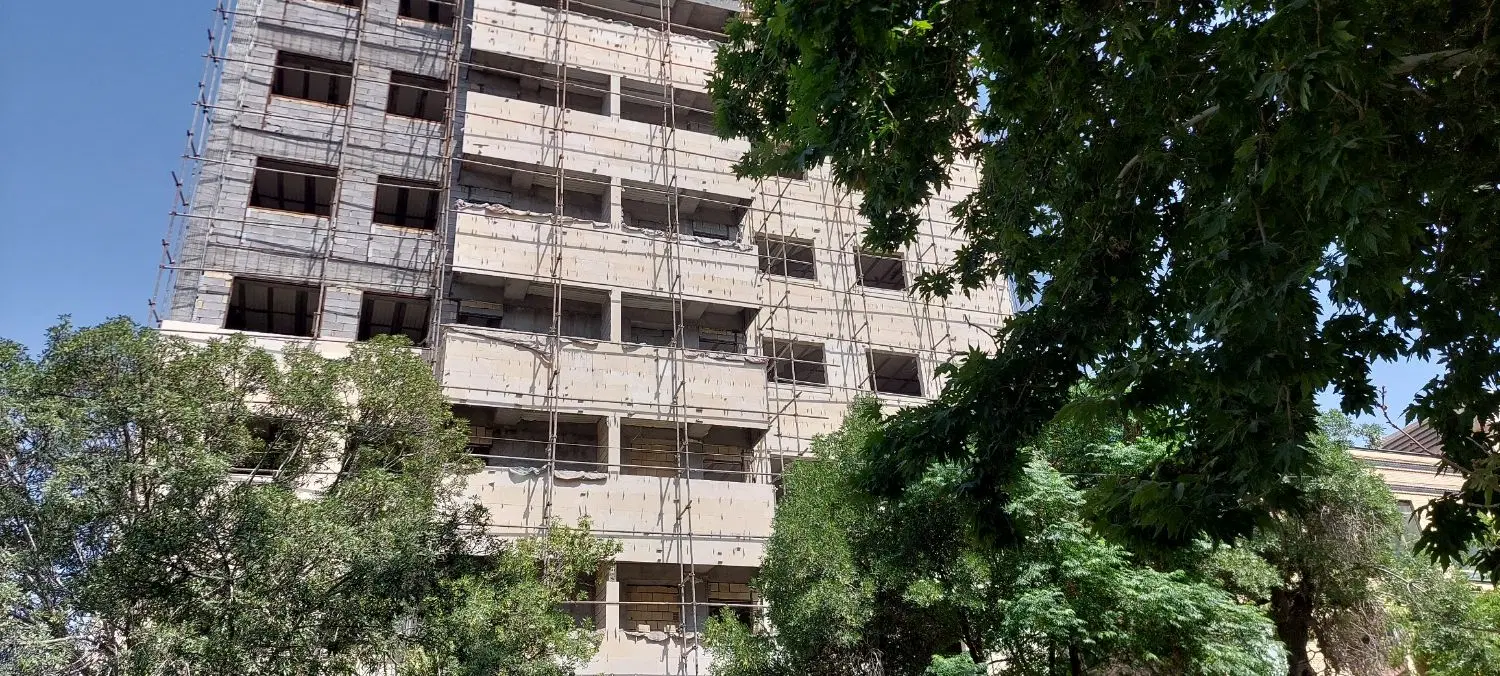 آپارتمان حاشیه ایستگاه