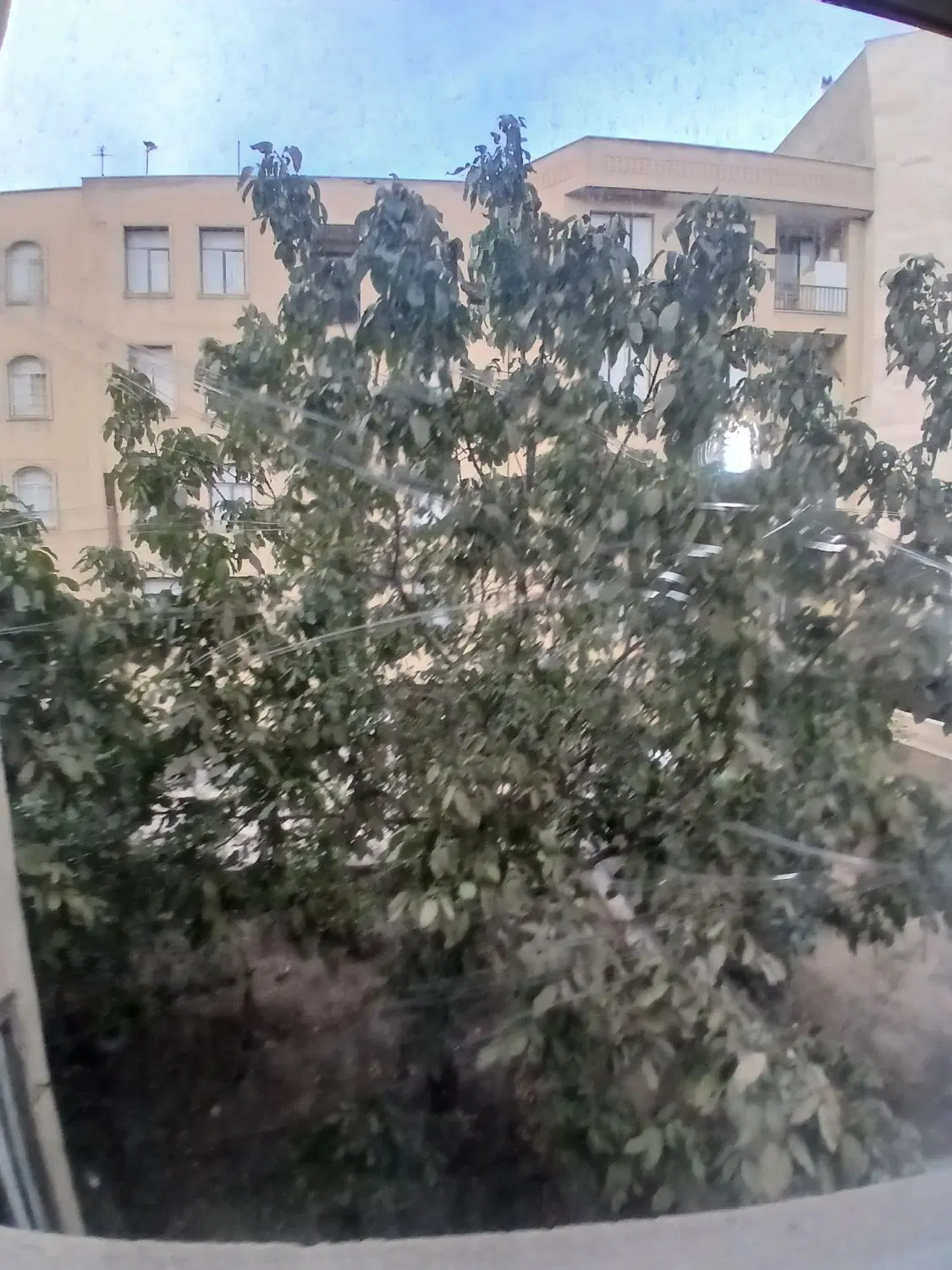 ۸۵متر ۲خواب طبقه ۳ آفتاب