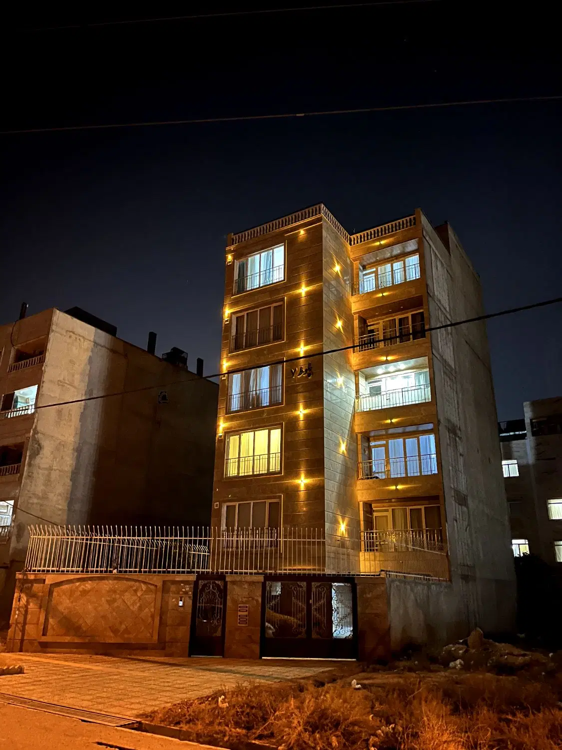 فروش آپارتمان ۱۴۰ متری