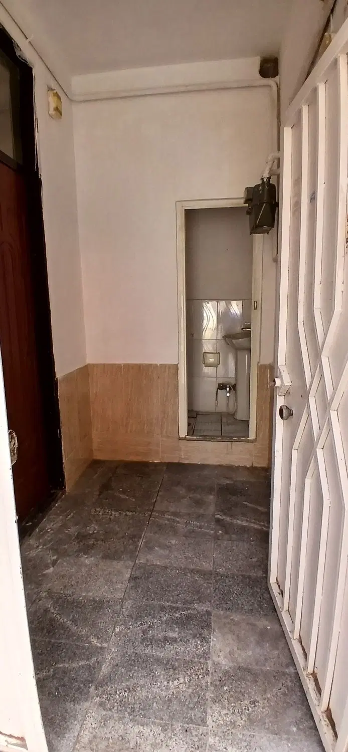 ۶۰ متر همکف راه جدا