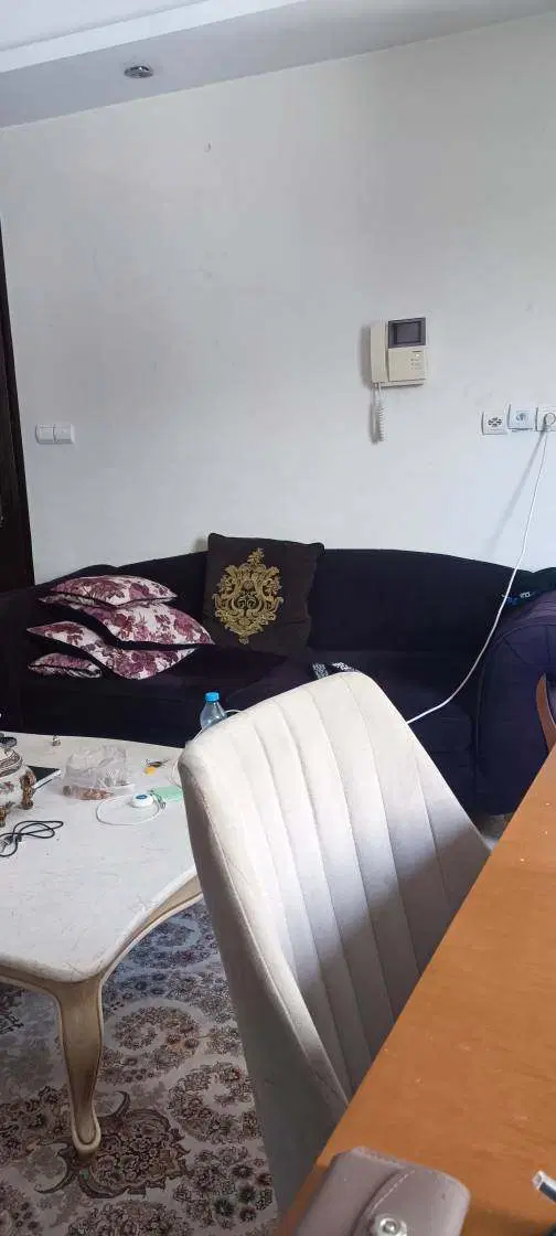 همخونه کارمند یا دانشجو