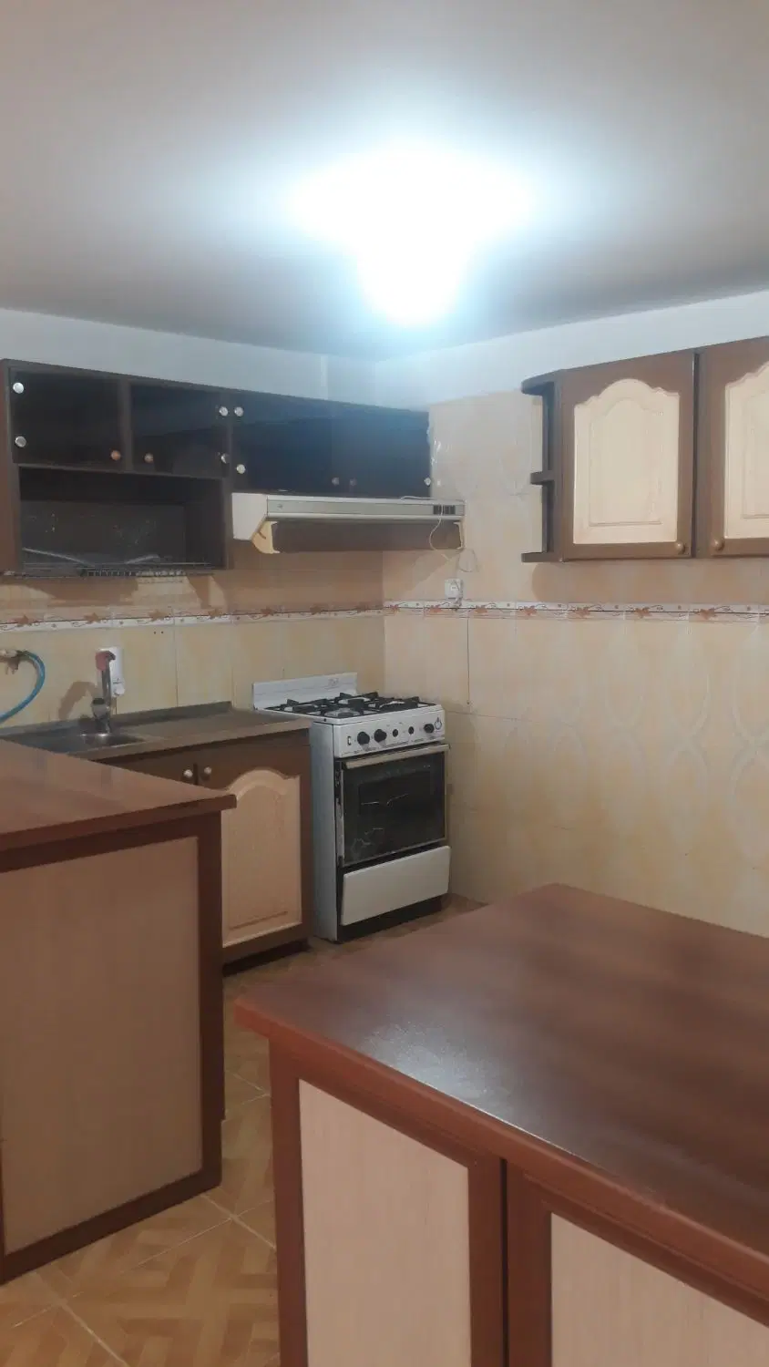 اجاره تک خوابه حیاط مشترک  در شهرک ولیعصر