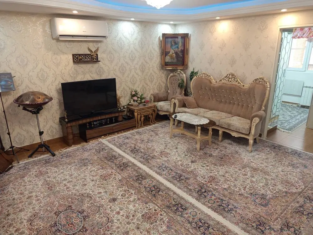 ۸۰ متر _فول_ ۹ متر انباری_ نورگیر عالی