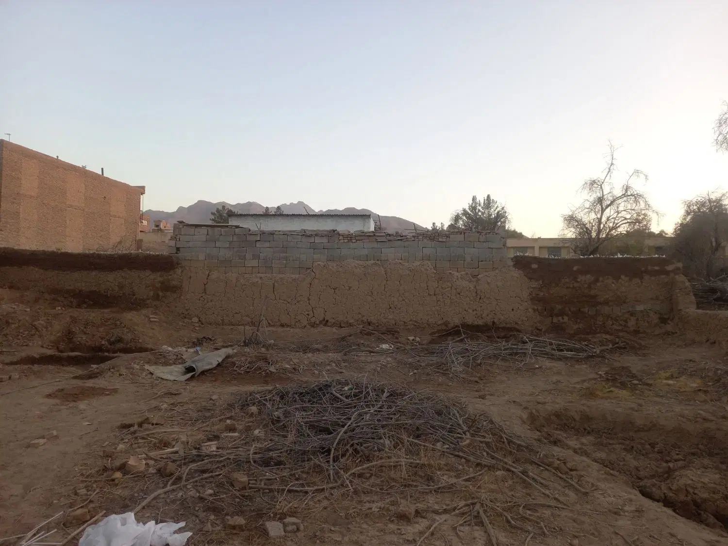 ۴۰ قصب زمین میدان اصلی جوپار