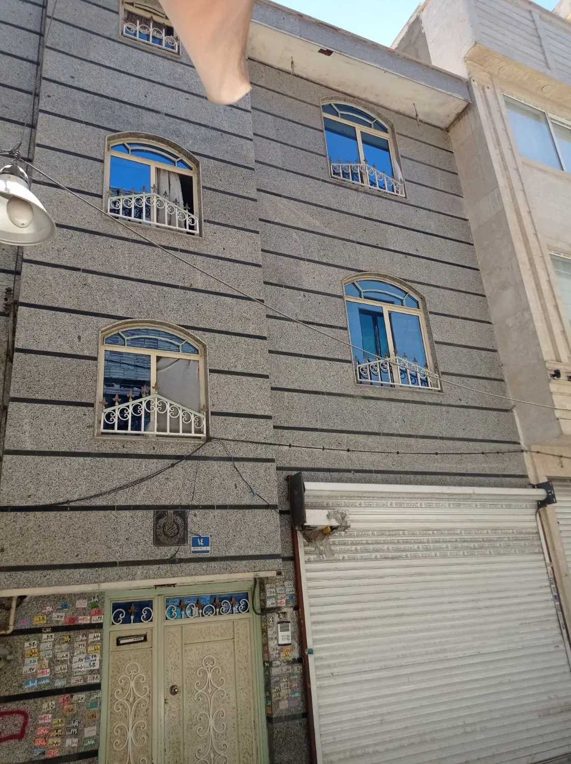 این ملک به فروش میرسد