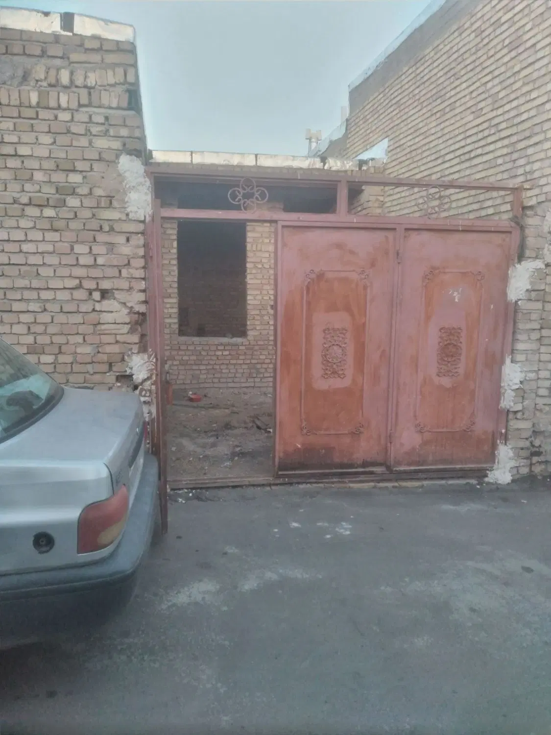 خانه ی نیمه کاره