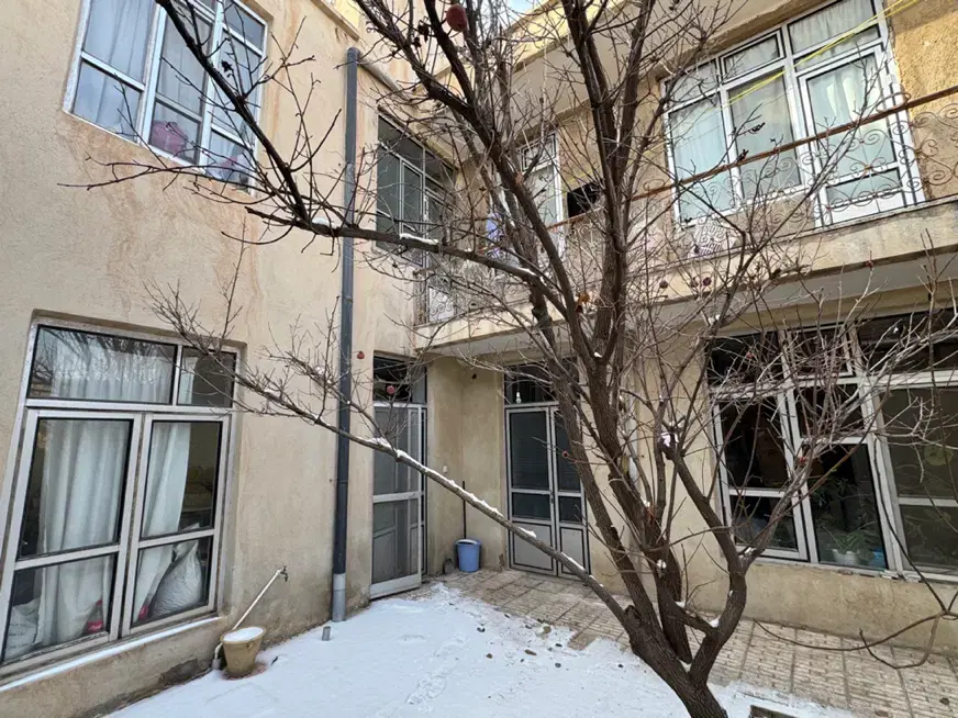 حیاط ویلایی شهر اسکو(خانه اسکو)