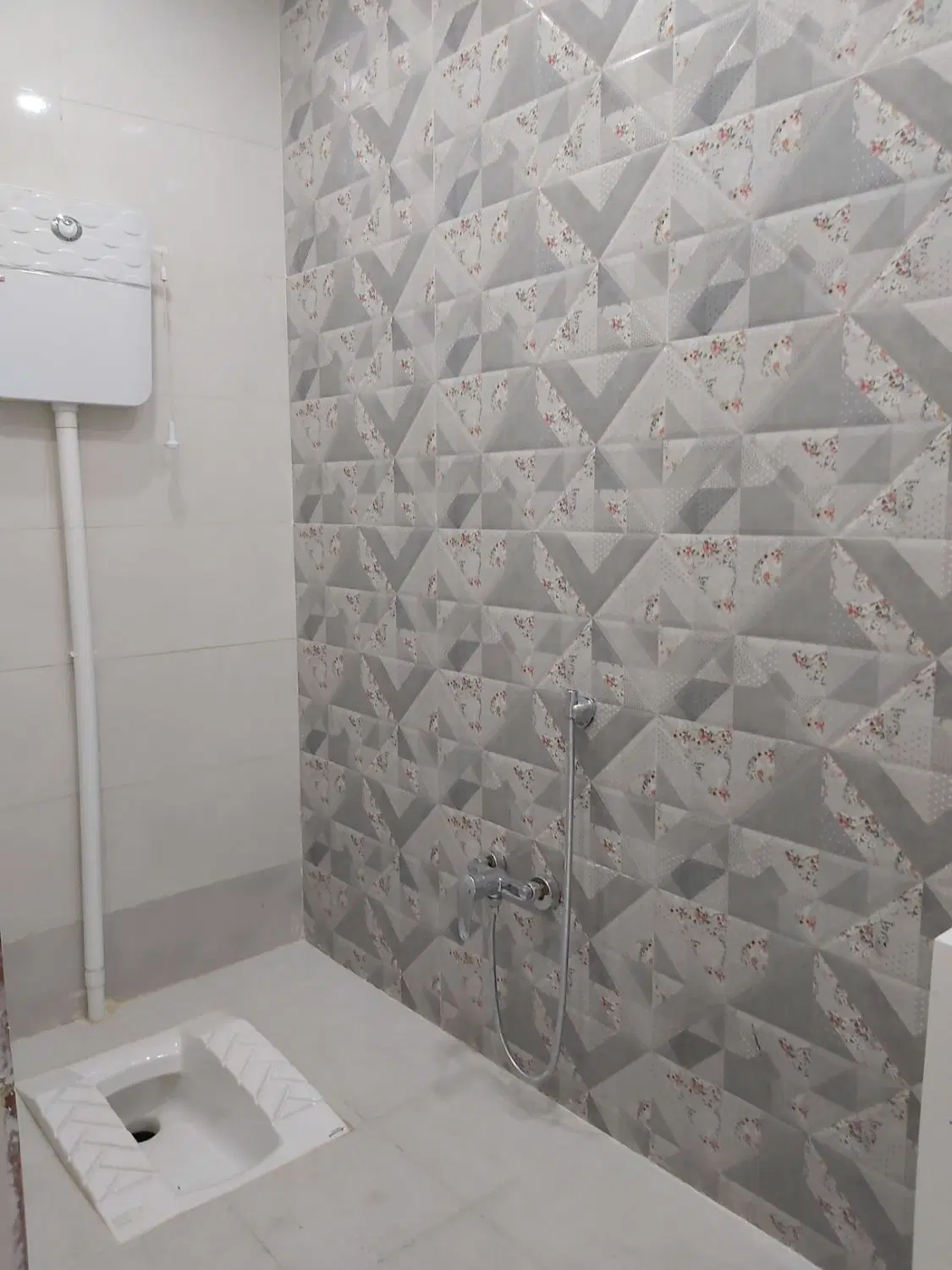 آپارتمان ۱۱۰ متری نوساز کلیدنخورده دو خواب