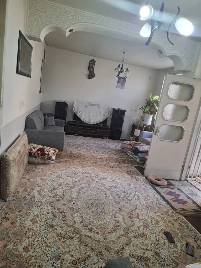رهن و اجاره طبقه اول منزل مسکونی