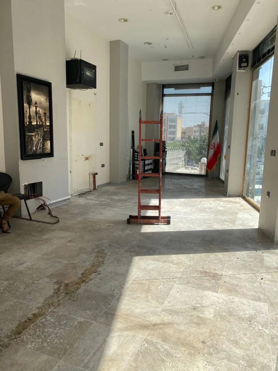 ۶۰ متر تجاری _ مدرن _ کاشانی ، بهنام