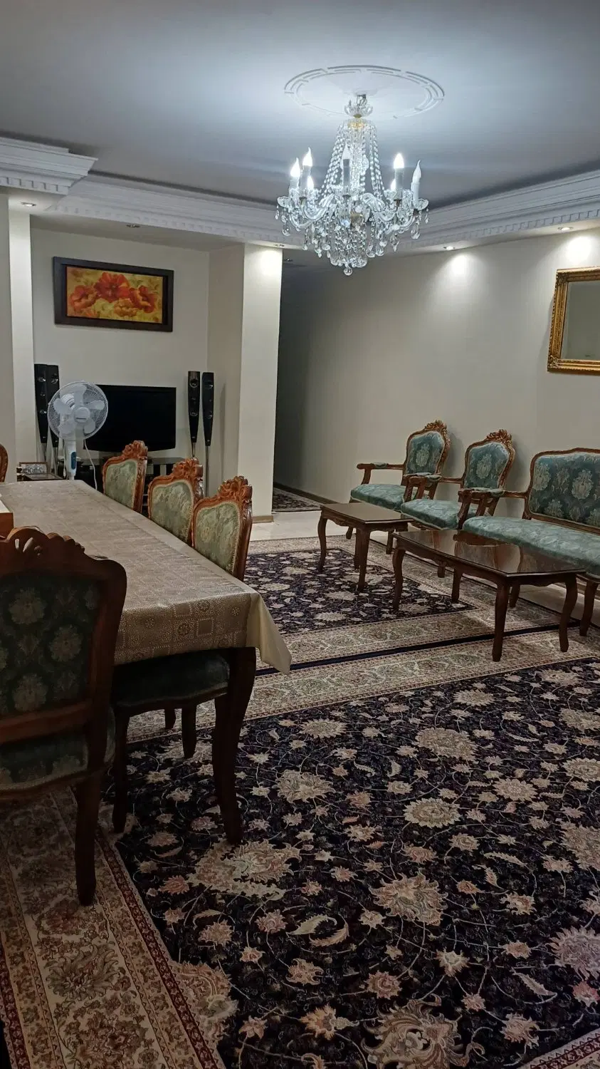 ۸۰ متر دوخواب ، پارکینگ ، نور شمال و جنوب
