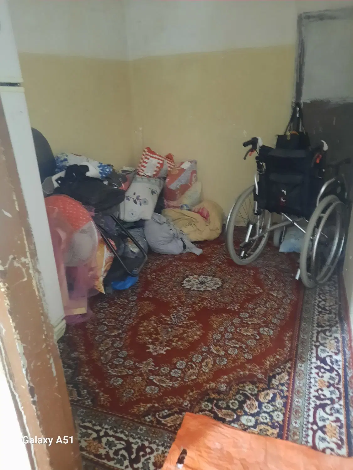 آپارتمان طبقه همکف راه جدا طبرسی شمالی ۴۱
