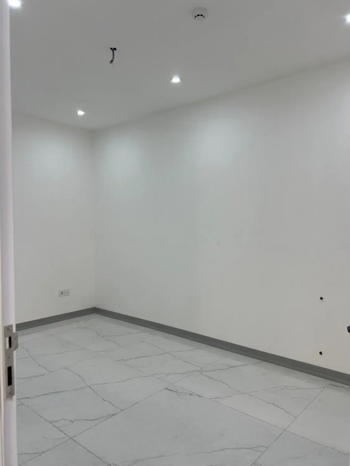 اجاره105متری_خرم_فول مشاعات_کلیدنخورده