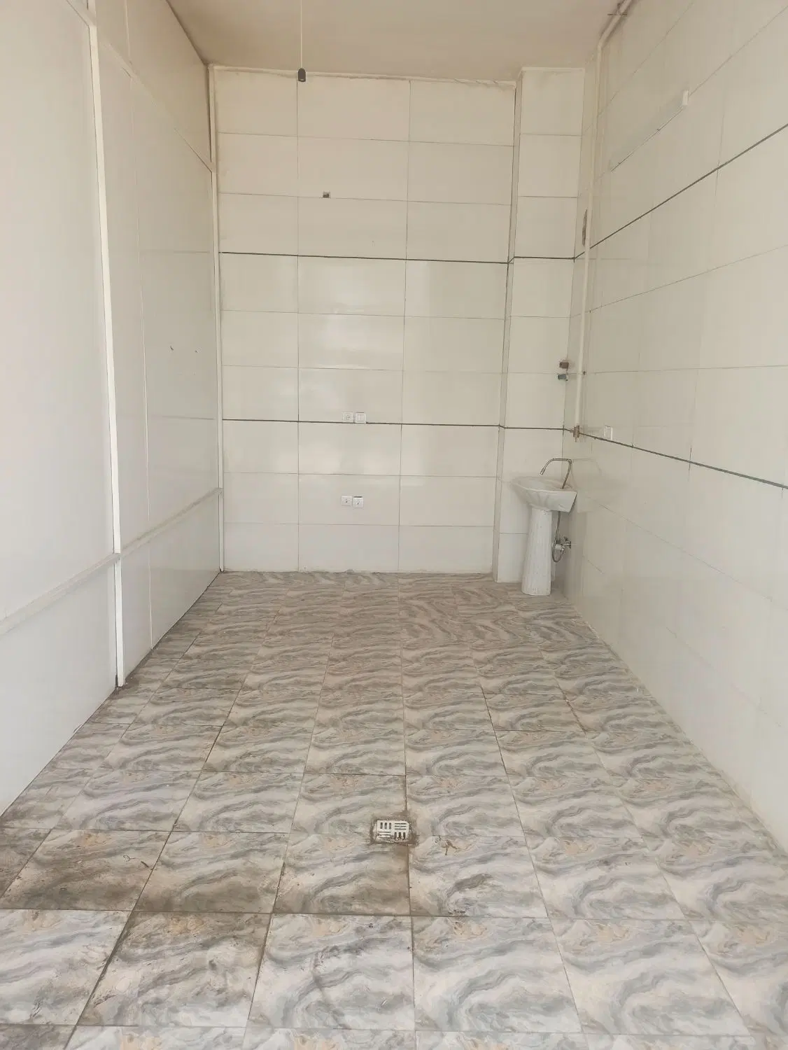 اجاره مغازه روبه روی پارک دستگرد (کبوتر ها ماربین)