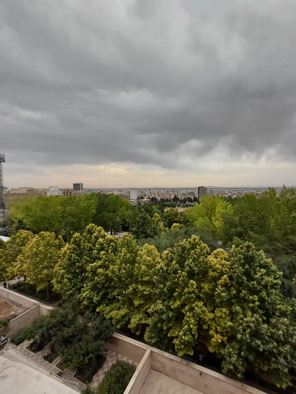 ۲۵۰ متر زمین فلکه ۵ فردیس خ نهضت